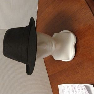 Nwt. Unisex black fedora.